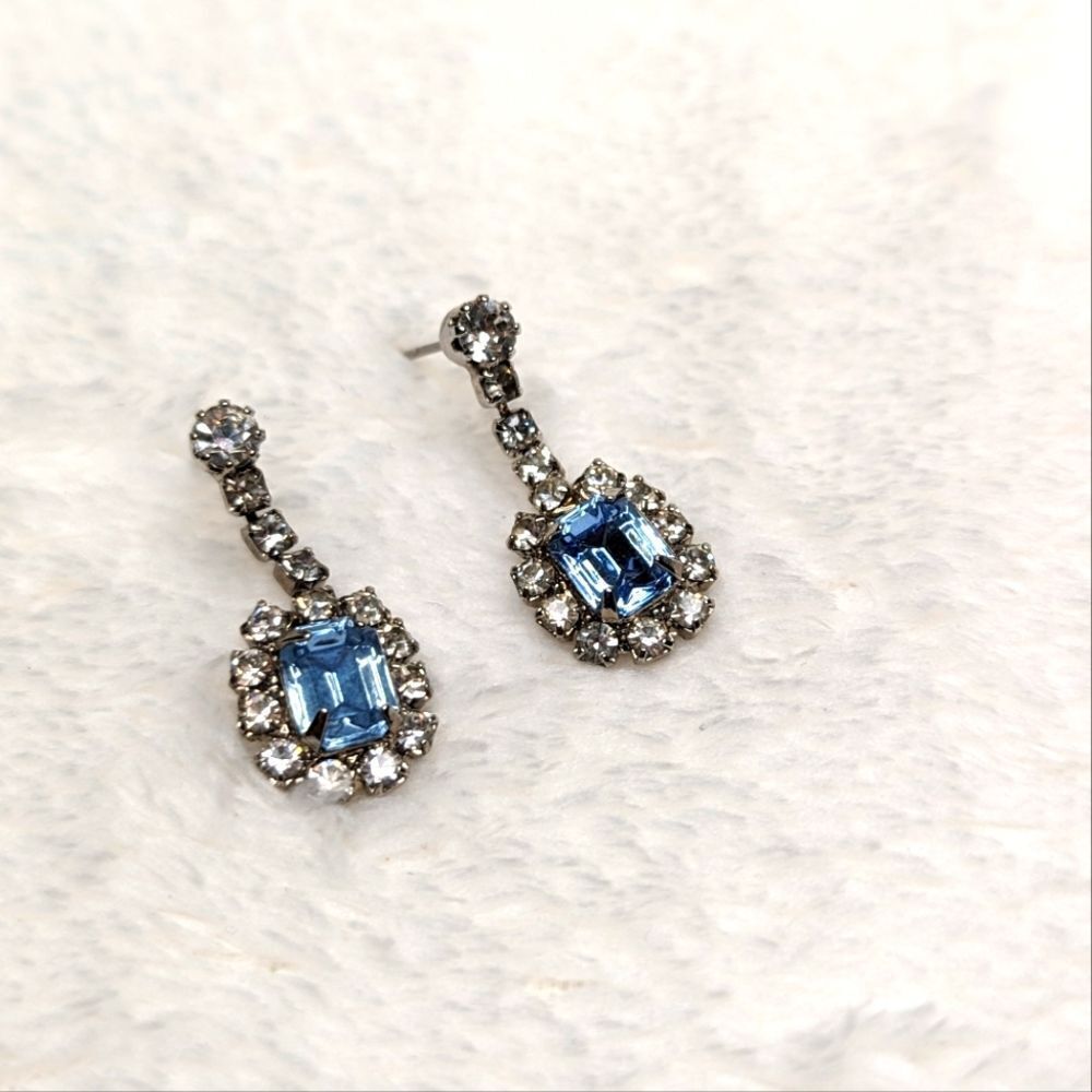 Vintage 80's Blue and Clear Rhinestone Pierced Earrings - Picture 2 of 9
